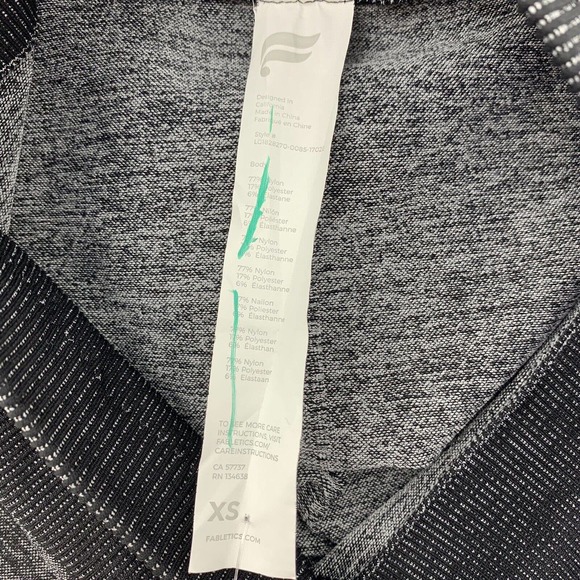 Fabletics Leggings Size XS Black Heather Seamless Mid Rise Statement 7/8 Workout - Picture 5 of 6